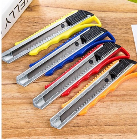 

pisau cutter besar besi auto lock