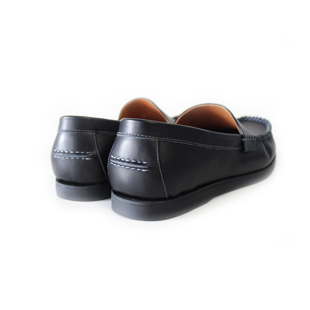 601 - Winshor - Alister Black - Sepatu Casual Slip on