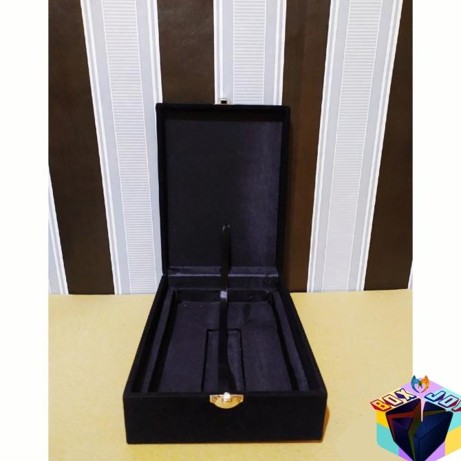 

[COD] Box Bludru / Kotak Bludru, Tempat Plakat Kayu / Box Plakat Kayu [COD]