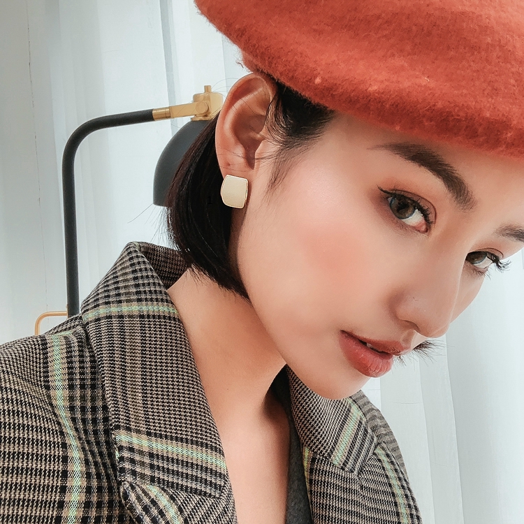 Anting Bentuk Kotak Geometris Burgundy Untuk Wanita Aksesoris vintage Korea