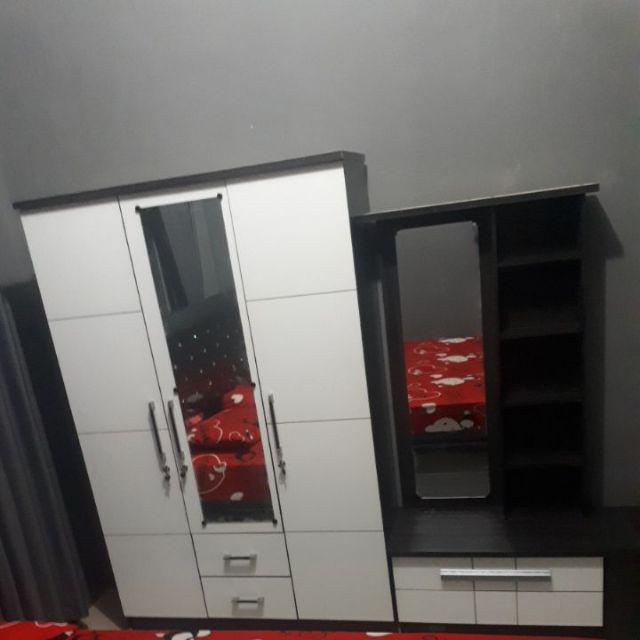 Lemari Pakaian 3 Pintu Laci Dan Meja Rias (paket )