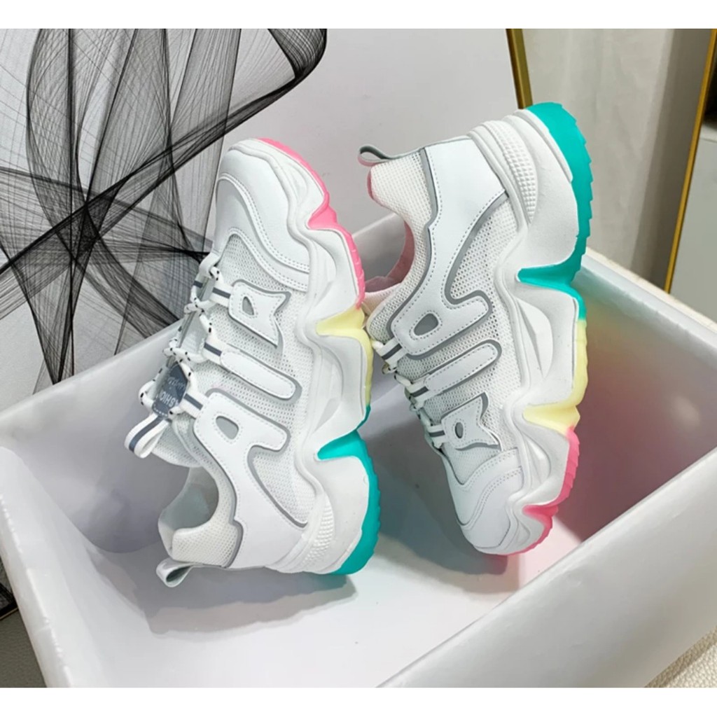 Sneakers Wanita Hologram Dimensi AS120