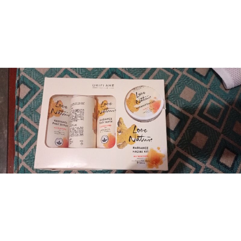 Oriflame (Love Nature, Radiance Facial Kit)