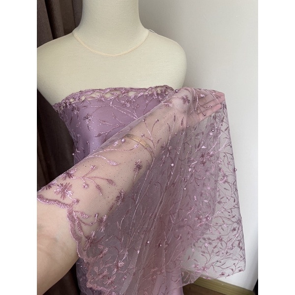 Kain Brukat Bahan Kebaya Tile Motif Lotus New Series Warna Ungu Lilac