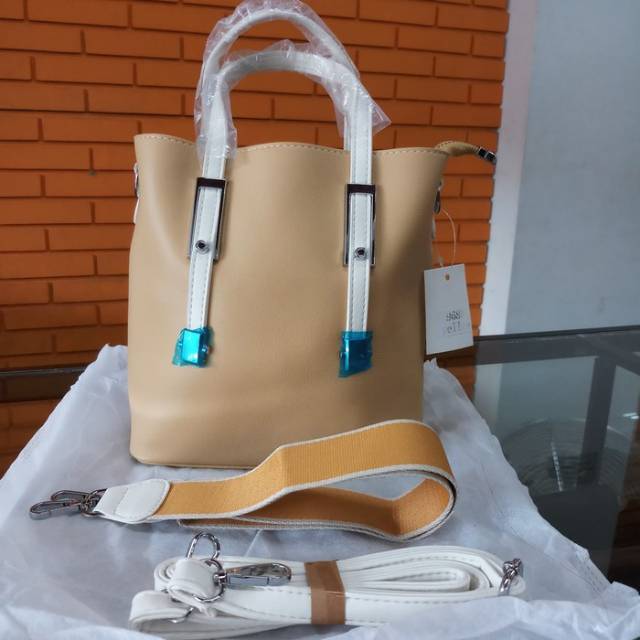 Tas fashion. Tas pesta. Tas sandang. Tas kantor cewek. Kz004335