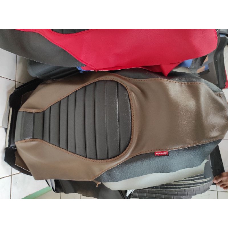 kulit jok motor cafferecer modifikasi custom scoopy nmax vario