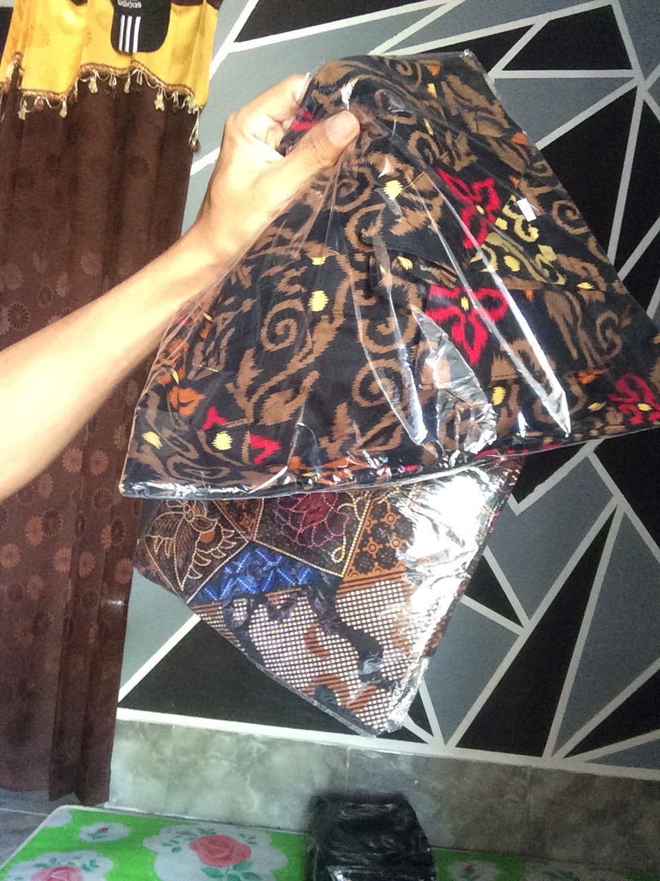 Hem Batik Pria Pendek Lawasan Sogan/pari Sulur/parang Black/merak Papua Ori By Batiek Berkah