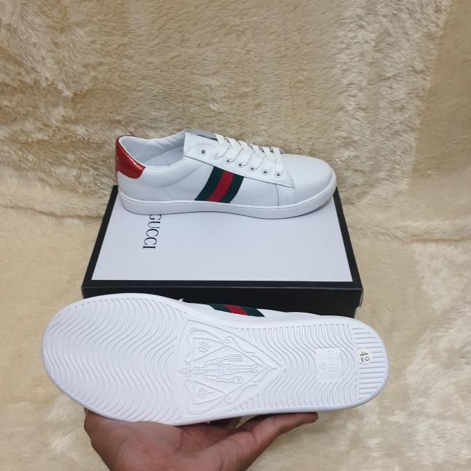 plain white gucci trainers