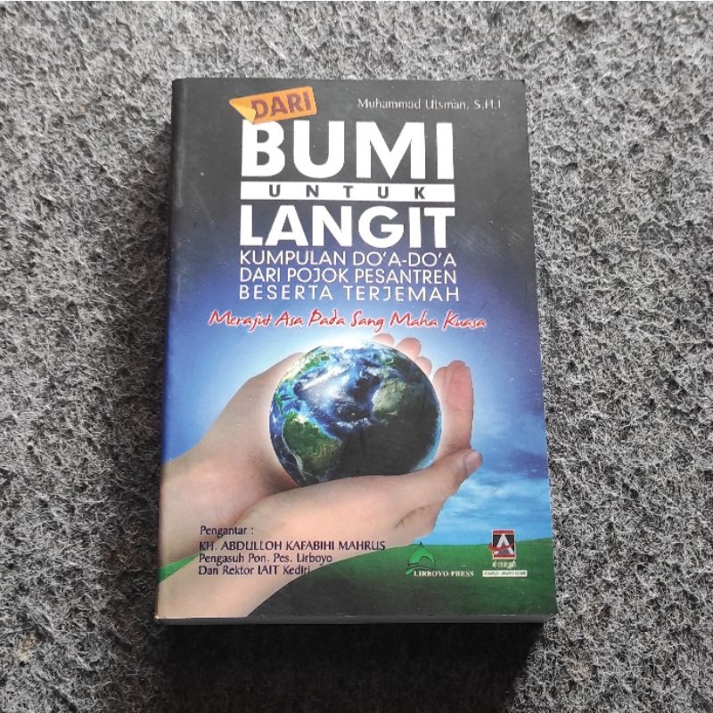 dari bumi untuk langit kumpulan doa doa dari pojok pesantren beserta terjemah