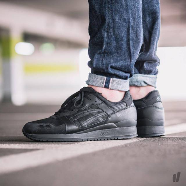 asics gel lyte iii triple black