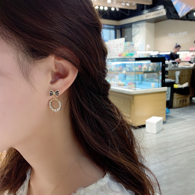 Anting Giwang Simple Elegan Gaya Retro Korea Model Geometri Dengan Zircon Untuk Wanita