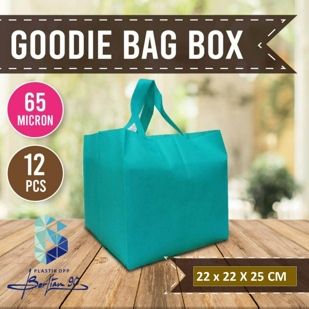 

RB Goodie Bag Handle Box uk 22x22x25 cm Isi 12 Pcs Tebal 65 gsm