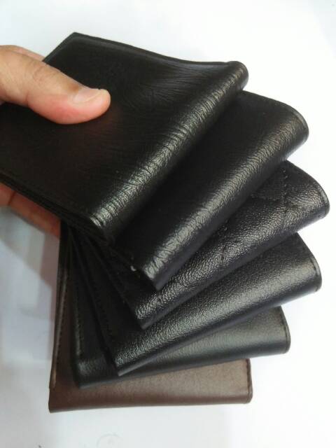 Dompet lipat pendek polos pria