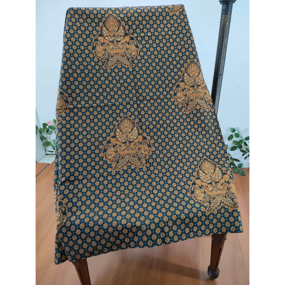 kain batik klasik. kain batik solo. kain batik sogan . kain batik genes. kain batik semi tulis. kain