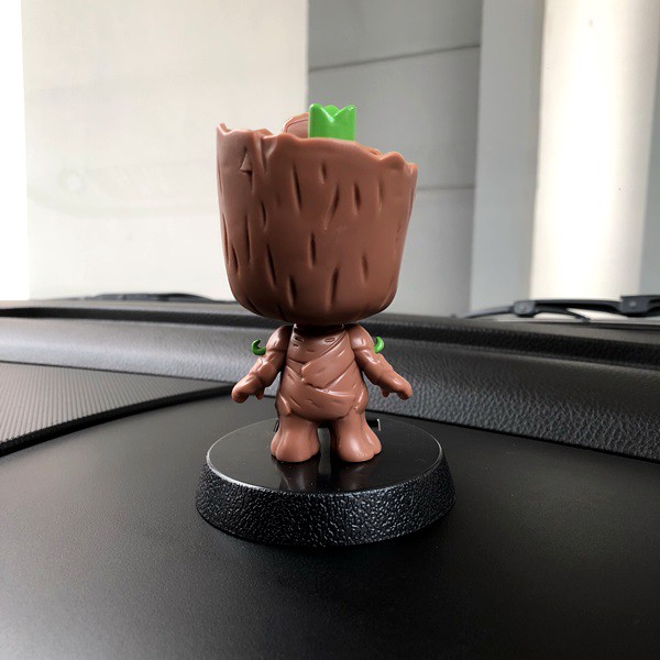 GROOT SOLAR POWER Boneka Figure Miniatur Pajangan Mobil Guardian Galaxy Goyang Kepala Shacking Head