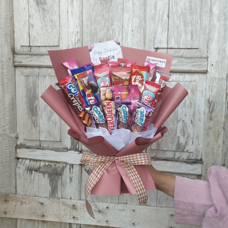 

Buket Snack Paket 50 | Buket makanan ulangtahun wisuda anak cowok cewek