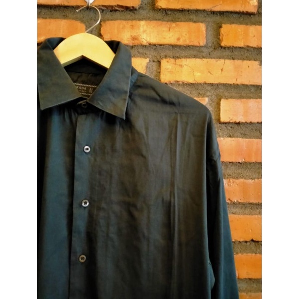sepaket prada black shirt  dan gucci tshirt (second)