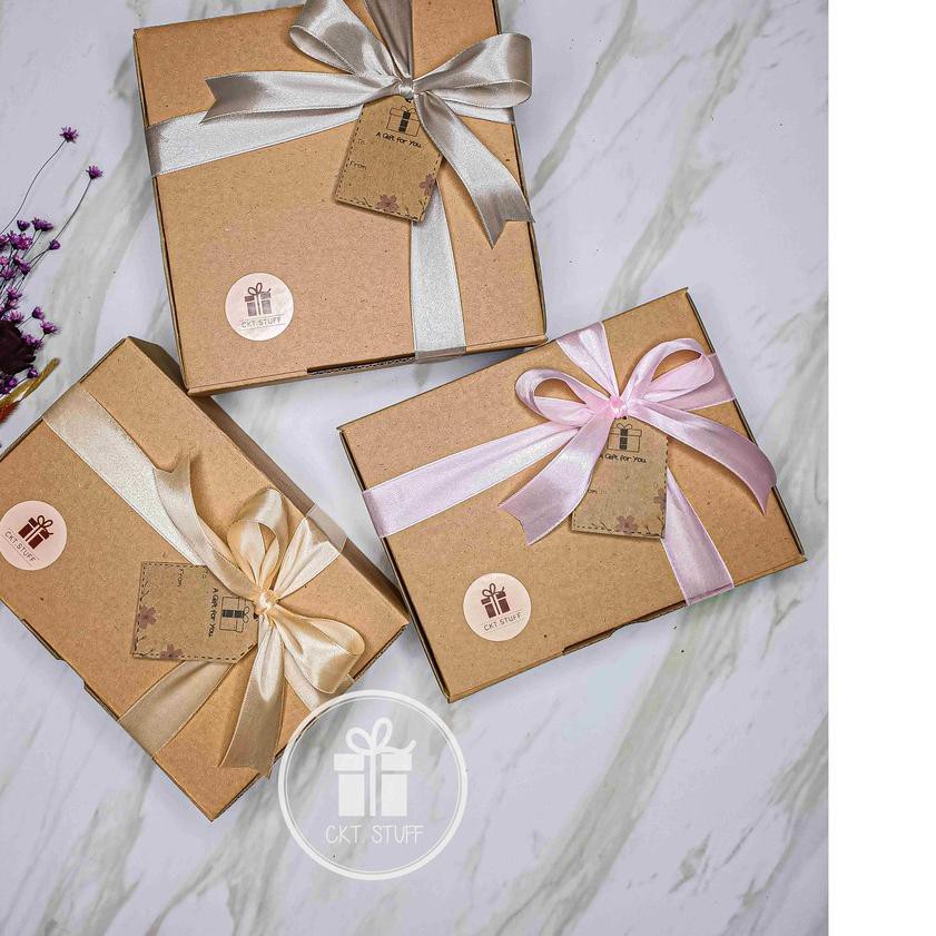 

HOT SALE!! KODE-288 Simple Mini Gift Box / Hadiah Wisuda / Graduation Gift / Kado Anniversary