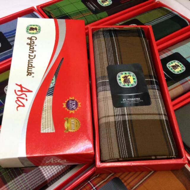 KAIN SARUNG TENUN - GAJAH DUDUK ASIA