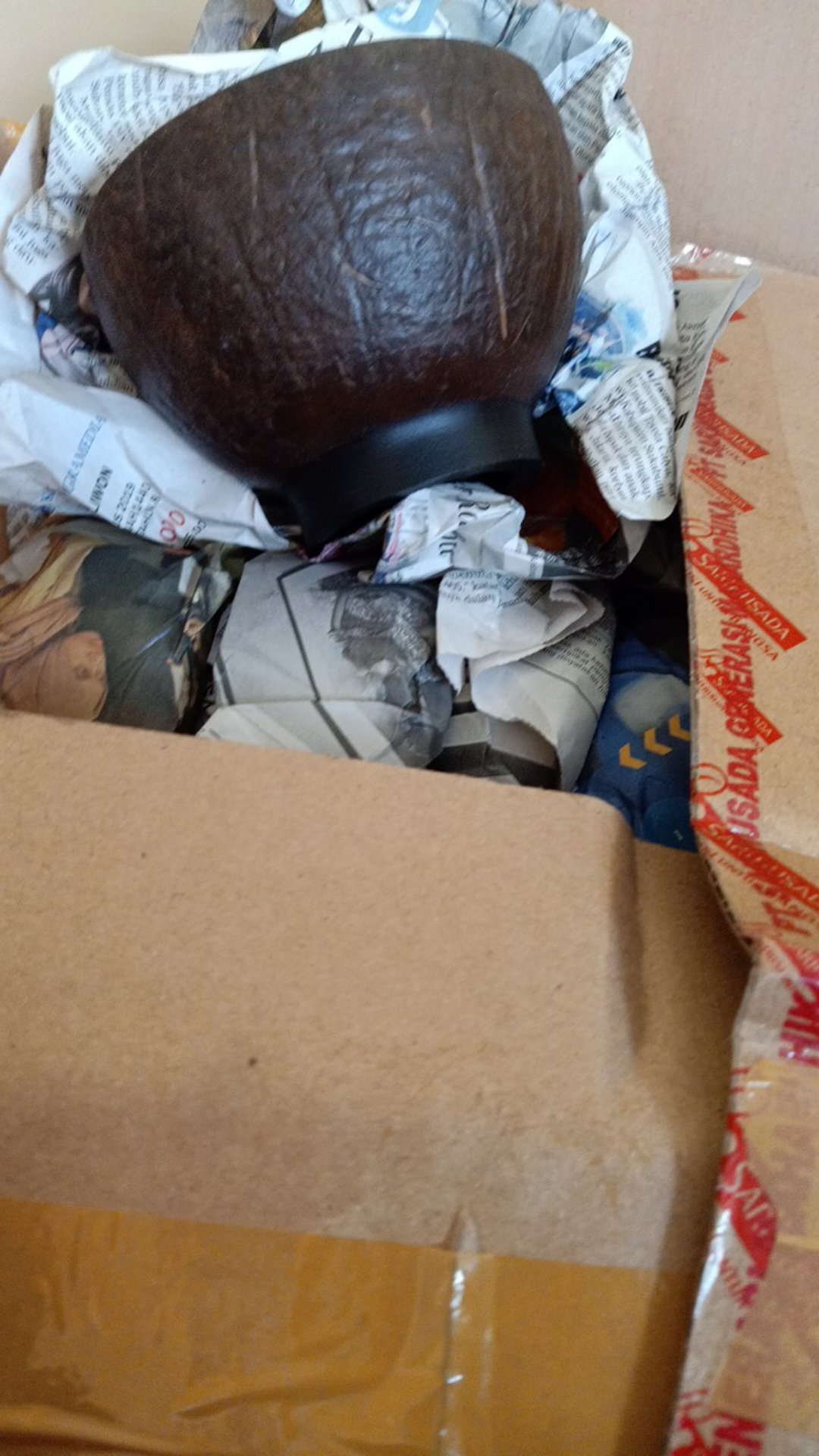 Mangkok Soto Batok Kelapa Kaki Bambu Hitam Diameter 11-12 Cm