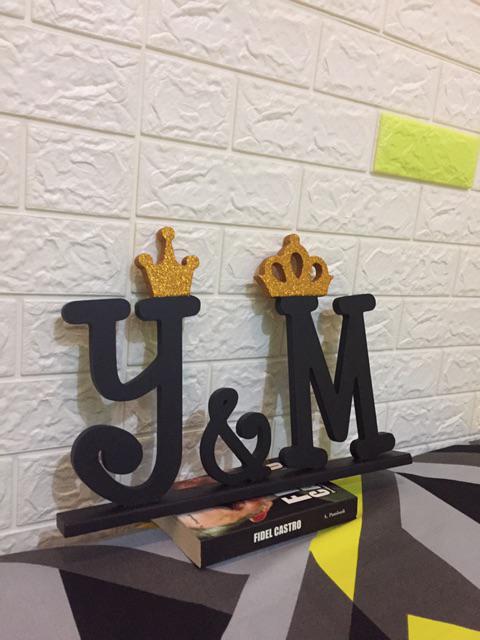 20cm Wooden Name Initial Inisial Nama Kayu Paket 2 Huruf Dan 1 Simbol Menggunakan Tatakan/alas Bawah