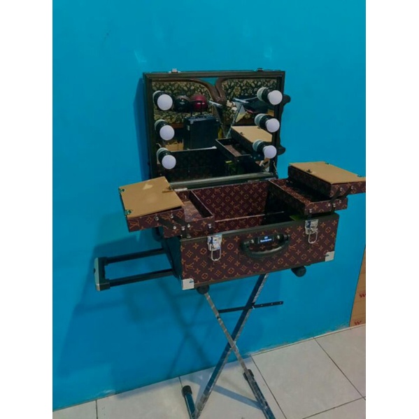 Beauty case makeup lampu