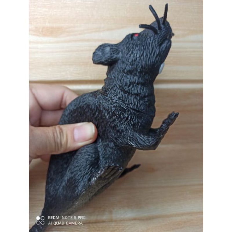 mainan karet tikus besar hitam jahil