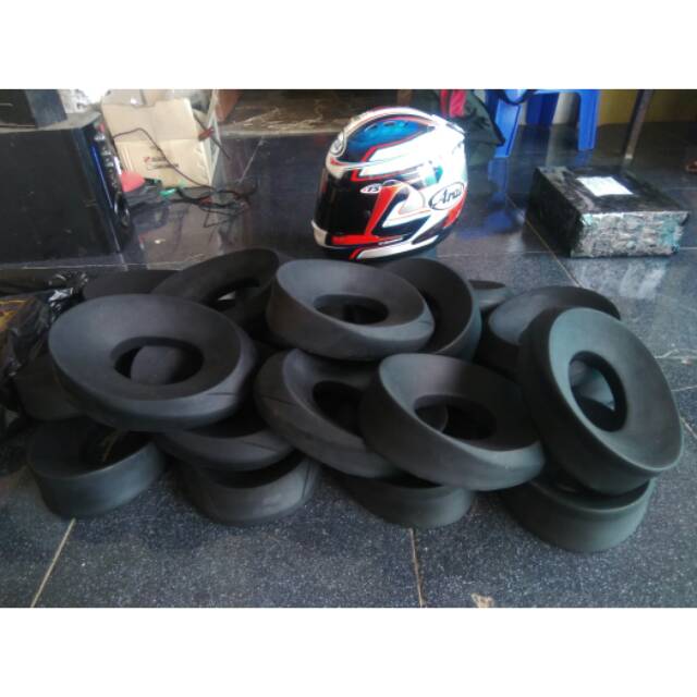 Donat Helm  / Stand Helm / standar helm / tempat helm / tatakan helm / penyimpanan helm