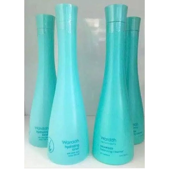 Wardah Nature Daily Seaweed Balancing Hydrating Toner Dan Cleanser.