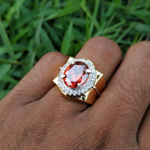 Red garnet cutting
