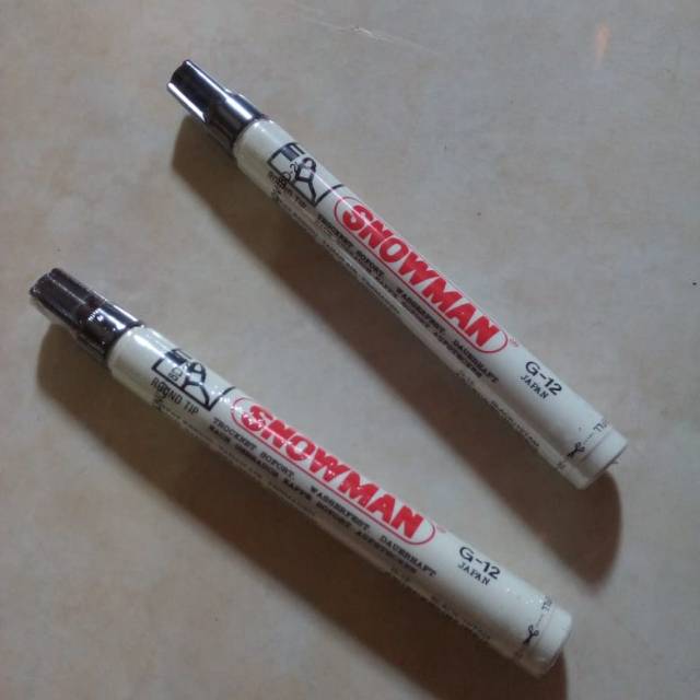 

Snowman spidol permanen hitam