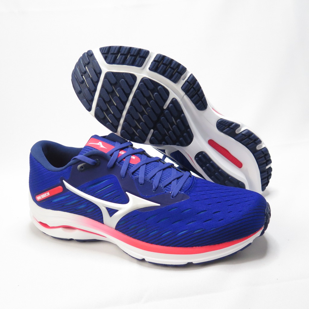 model sepatu mizuno