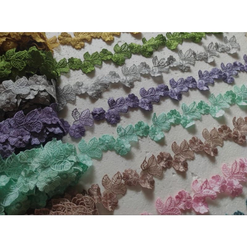 RENDA BORDIR ROLL KEBAYA BUNGA ALAMANDA