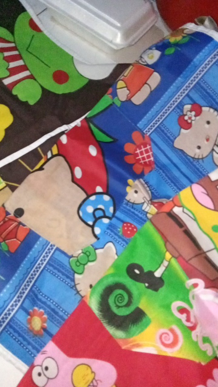 Cod Celemek Dewasa Motif Karakter Berbahan Poly Tc