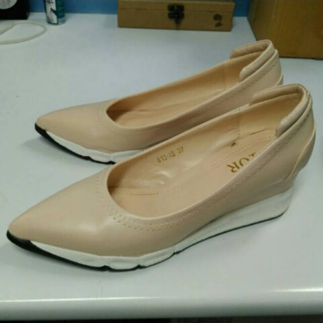 Preloved Sepatu Dior