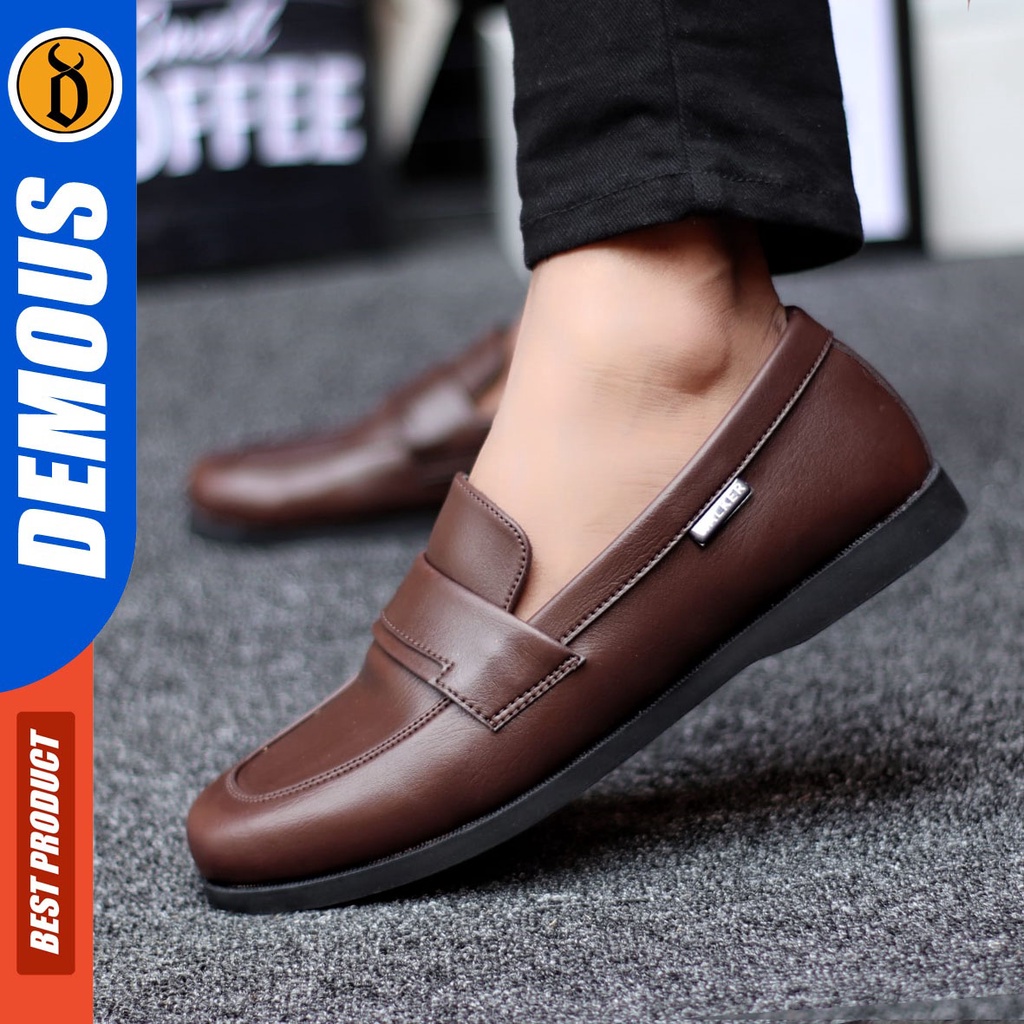 DEMOES Albed - Sepatu Slip On Pria Casual