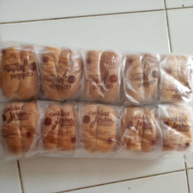 

Roti dempet dua coklat