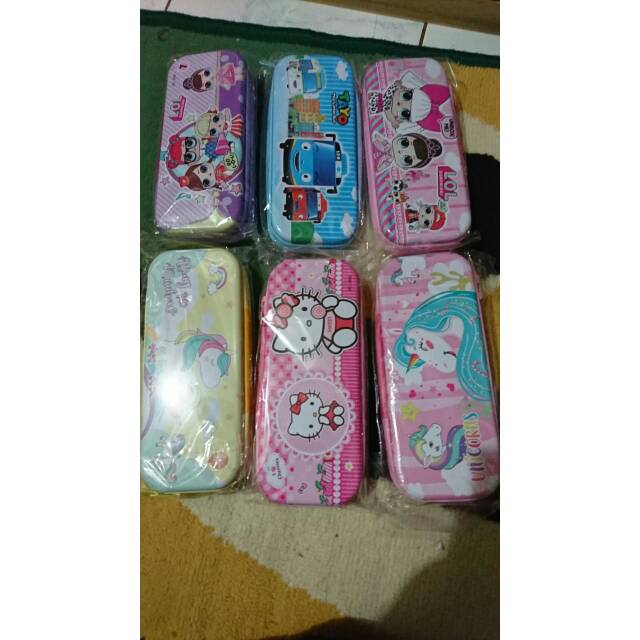 

Tempat pensil kaleng motif sleting/ziper