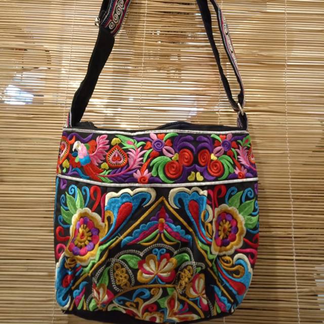 Tas Slempang Bangkok Bordir Ungu