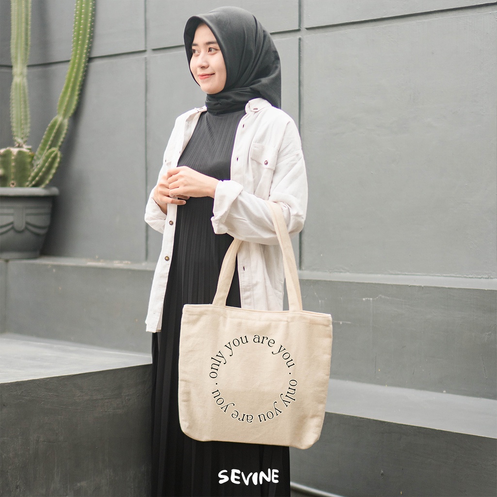 Sevine Tote Bag Kanvas Emily Resleting Kantong Laptop Tas Wanita Kuliah Sekolah Fashion Totebag Kerja Quotes Self Affirmation Vintage Aesthetic - VL