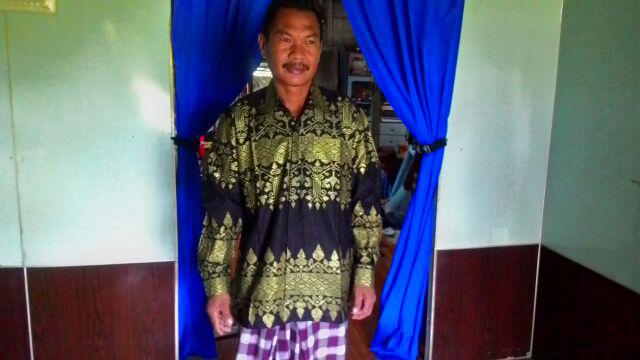 Kemeja Lengan Panjang Prada Emas Eksekutif Gold