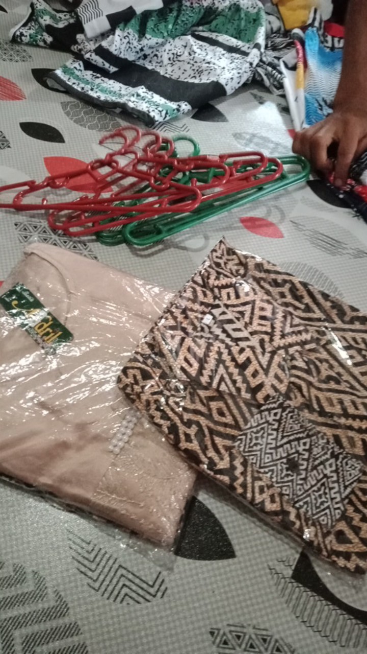 Ada Anak Cowok-couple Batik Olivia Free Selendang Bahan Katun Halus Mix Brokat Tulle Mutiara