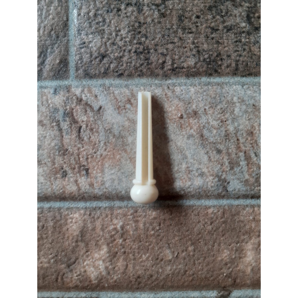 1pcs kenip atau tusuk gitar akustik acoustic (warna putih)