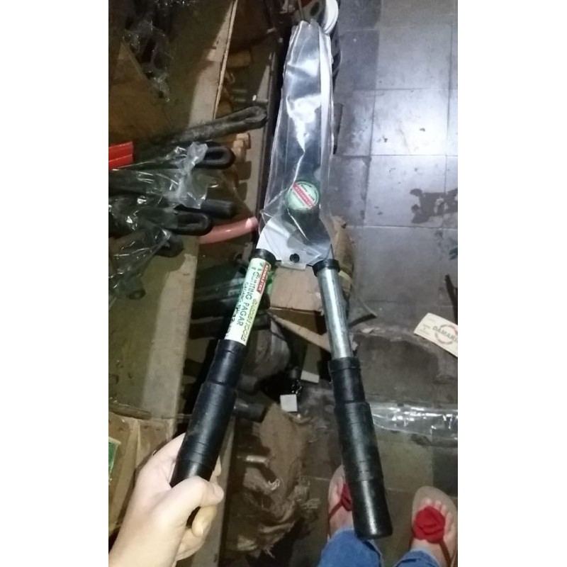 gunting rumput tajam stainless