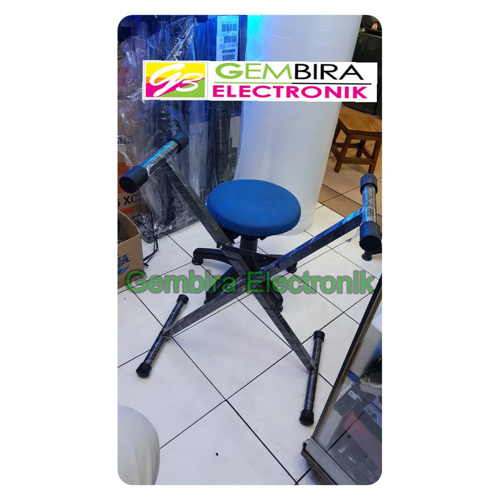 stand keyboard techno 9890