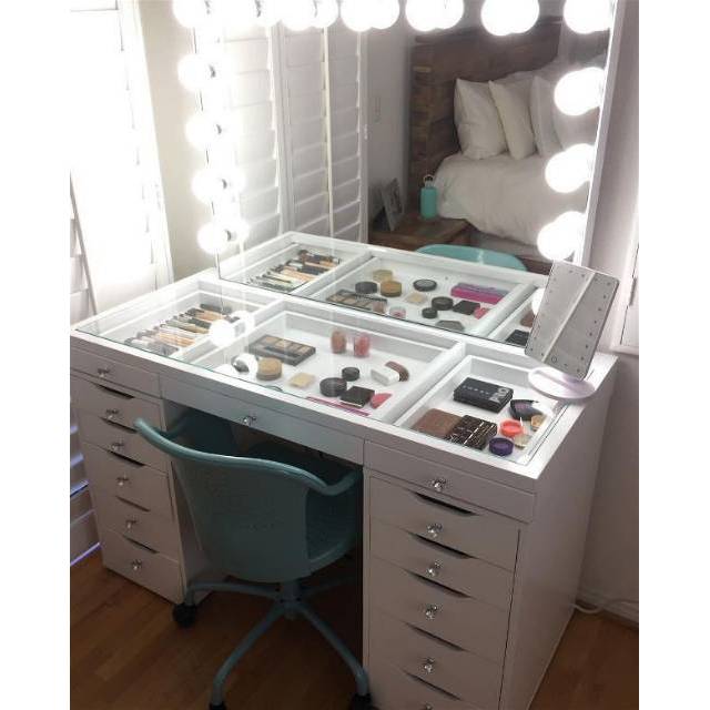 Meja Rias Minimalis Ful Kaca Cermin Lampu Led E 27 13 Laci Cat Duco Glosy Panjang 150 Cm