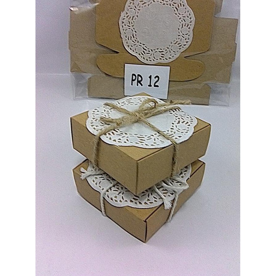 

Promo PAKET COMBO GIFT BOX BROWNKRAFT & SOFTBOARD, 8 X 8 X 3 Cm,CD :PR 15 Terlaris