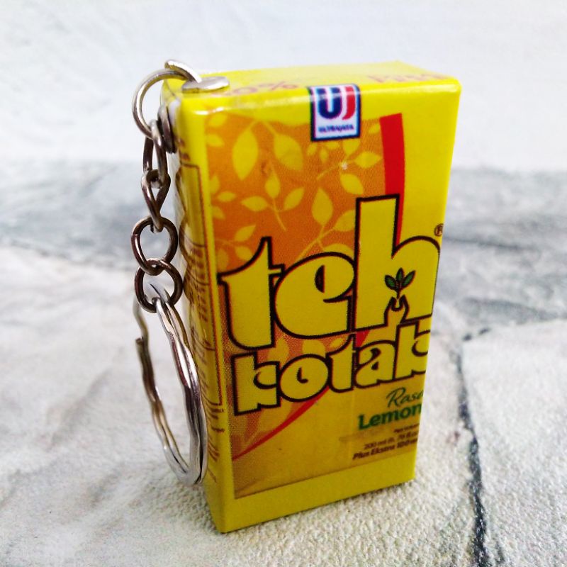 GANTUNGAN KUNCI UNIK MURAH MINIATUR KOTAK MINUMAN-Teh Kotak Lemon