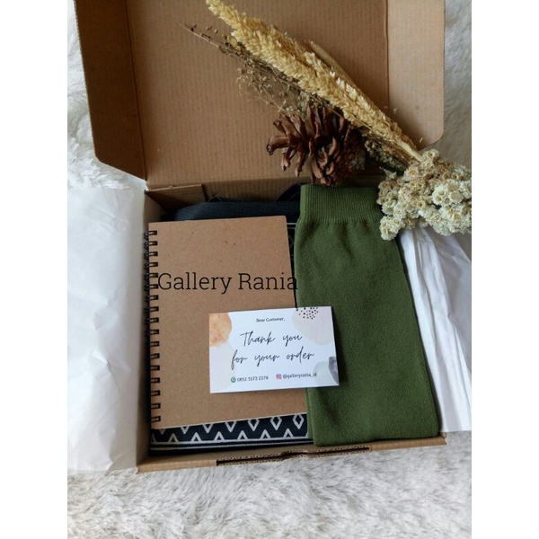 

Hampers Ulang Tahun Gift Box Wisuda Hadiah Wisuda