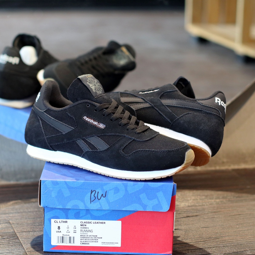 REEBOK CLASIK ALL BLACK SEPATU PRIA